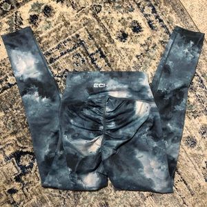 BUTT SCRUNCH & CROSS WAIST LEGGINGS